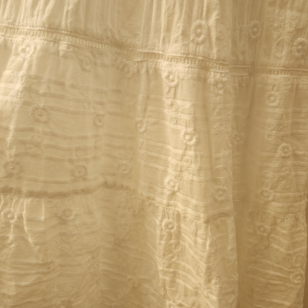 Elegant White Summer Dress - Picture 4 of 5